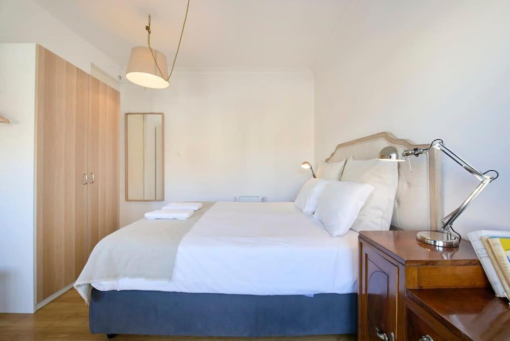 Apartment Maria Do Bairro With Balcony And Elevator *