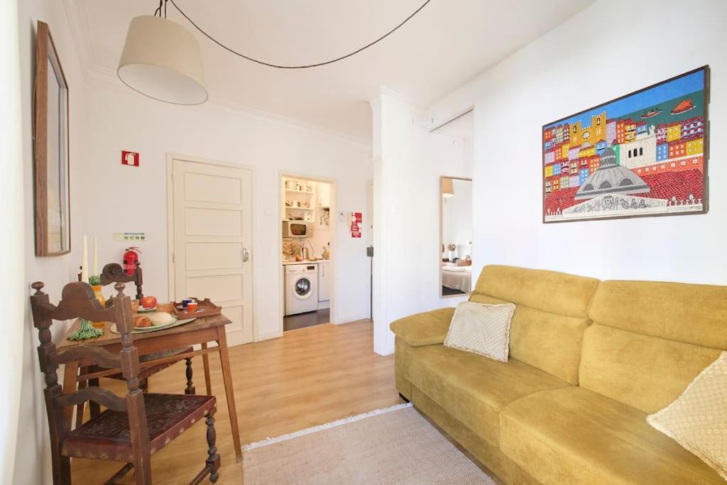 Maria Do Bairro With Balcony And Elevator Apartment Lisbon