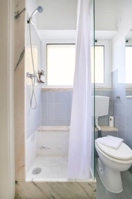 Apartment Maria Do Bairro With Balcony And Elevator