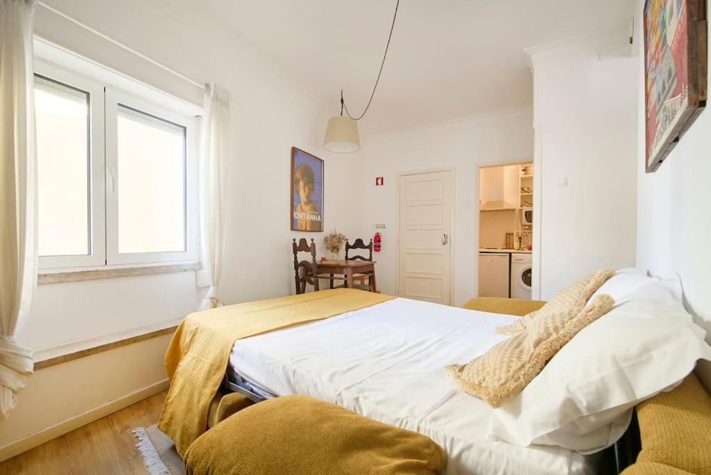 Maria Do Bairro With Balcony And Elevator Apartment Lisbon